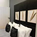Modern Downtown Apartmán *