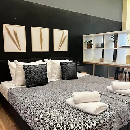 Modern Downtown Apartmán *