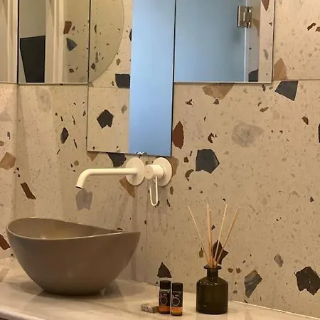 Modern Downtown 아파트